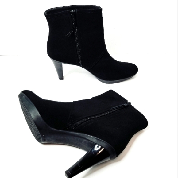 Stuart Weitzman Goretex  ankle Booties - Picture 1 of 9